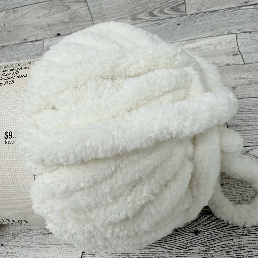 NWT- 1 Skein Yarn Bee Perfectly Plush Ivory Yarn 56yd - Picture 5 of 5
